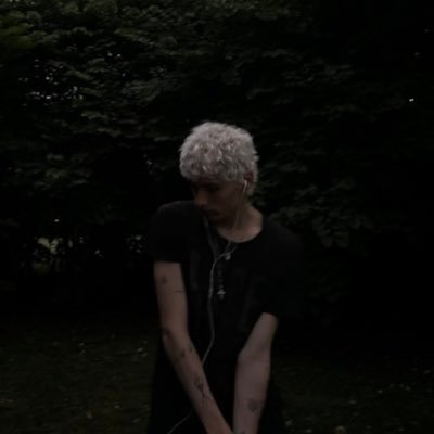 💙💜/glaive lover/priv:@EVILM4RBLE (i never use it tho)