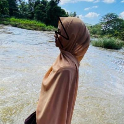 LadyWalker1599's profile picture. Under Graduate UOV