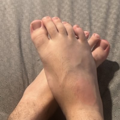 Looking to sell feet pics and more! Young feet shaved, no shaved, and open to custom requests! Starting a feet finder soon!