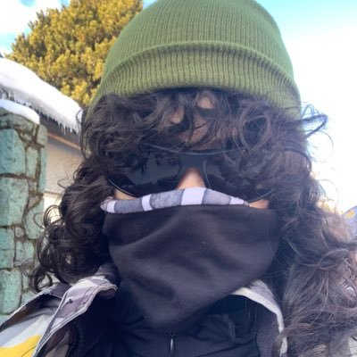 Tengo la melena despeinada y la actitud exagerada
