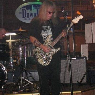 darius_lawson13's profile picture. 🌊 Liberal 💙 (DM = 🚫 
BORN TO LOSE!