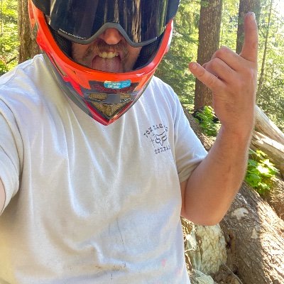 EvanOuthere's profile picture. Canadian