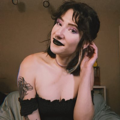 👽🌿🌙🔮🦇 Ellie | pan/demi | 32 | AuDHD/hEDS | Streamer & content creator ⛓️🌶️🔞