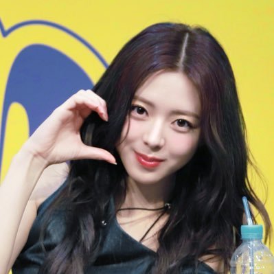D1209Yuna's profile picture. 🫶🏻ITZY