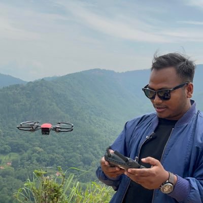 imnotsantosh's profile picture. 