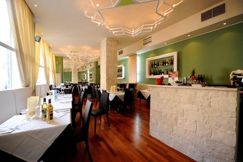 Il Grecale è oggi un ristorante che nel cuore di Milano
porta un’energica ventata di Mediterraneo, di sapori, profumi e colori del Sud.