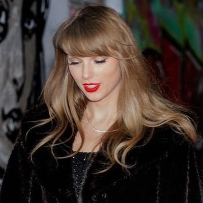 swftvinyl's profile picture. multi