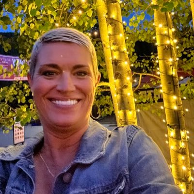 she/her, wife, mom, reading enthusiast, Colorado girl
