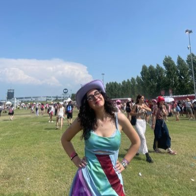 full time harry styles stan, part time med student. ātutto sotto controlloā