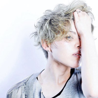 ml_tkrzk's profile picture. ▽もる 宝塚垢 東宝たまにムラ、❄️⭐️中心 F/R/Bご自由に▽ 朝美絢さん・暁千星さんが好きです❄️⭐️