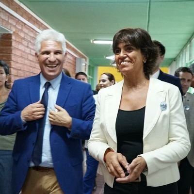mamá orgullosa de Pili,Tincho y Consu; abu de Benja y Lolo.
Vice de Avanzar San Luis
Diputada Provincial Departamento Pueyrredón
Socia de Finca Gallardo