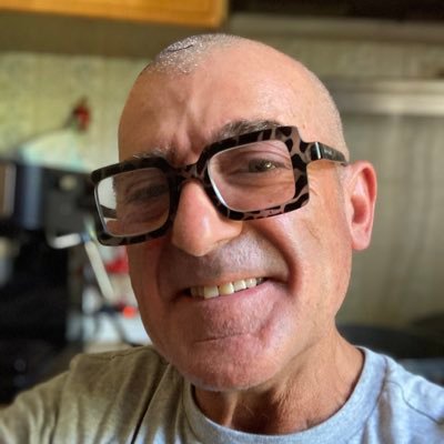 LorenzoCurti70's profile picture. Sono qui per leggere le vostre confessioni e farmene una ragione di come state messi.