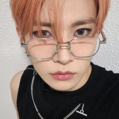 imw1ki's profile picture. life is roblox💯 I'm 15 minutes old🥰❤️