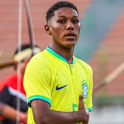 atleta do Fluminense🇭🇺 ✍🏾nike https://t.co/WyUNUihlE7