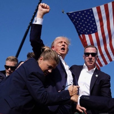 ArnaviLeonard's profile picture. Emergency physician and writer