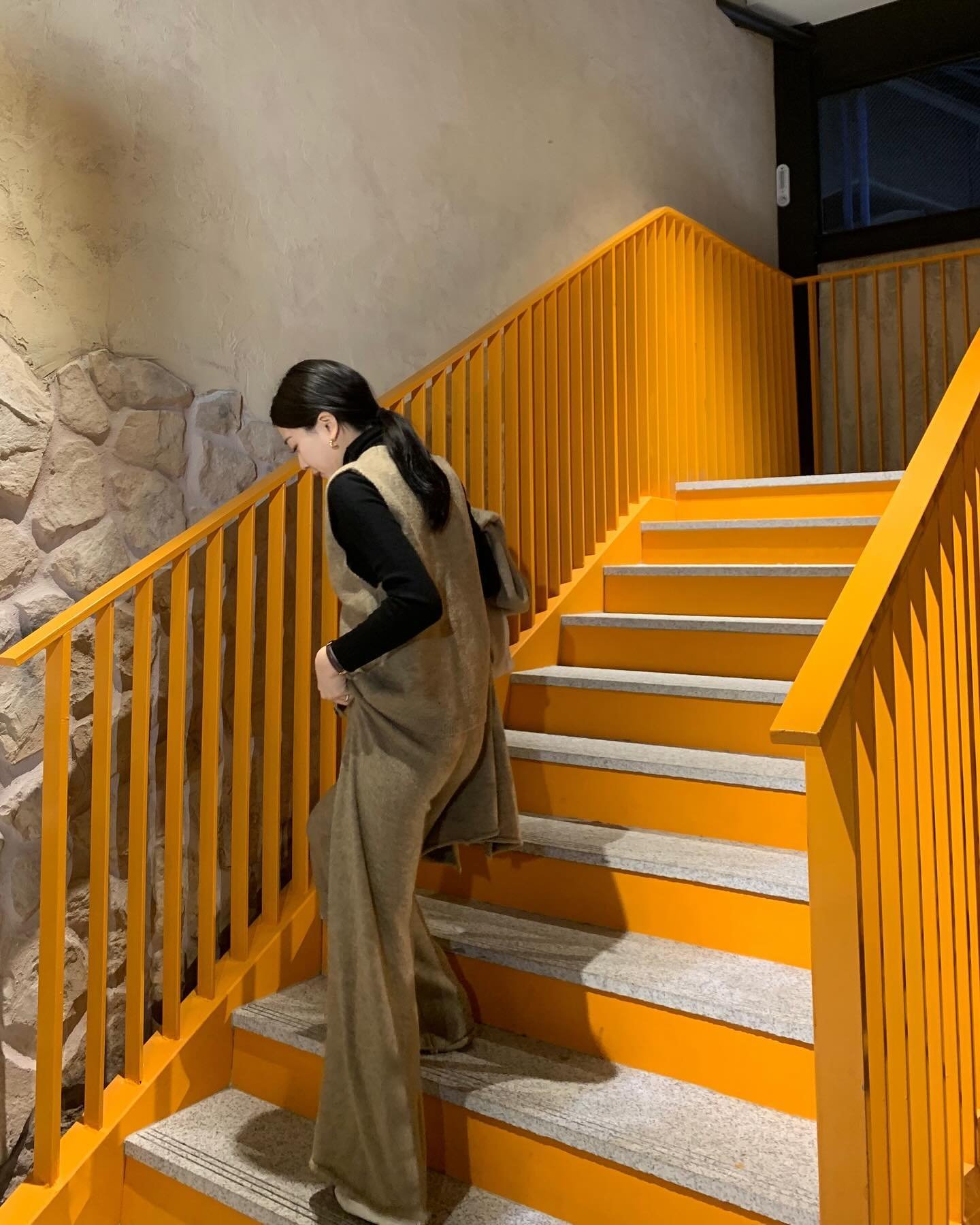 Philosophical mind, seeker of beauty. Hoping to find deep connections. Let's appreciate the elegance in life! 🌹🤔