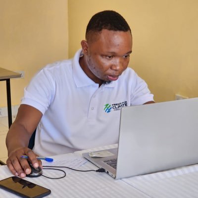 SnrNyund003's profile picture. Politics