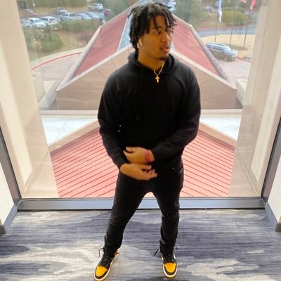 KariHicks__'s profile picture. UPCOMING YOUTUBER AND STREAMER🙏🏽WELCOME TO THA CRIB🟢COME BY AND DROP A FOLLOW IF U ENJOY THA CONTENT‼️ https://t.co/HxCvXIFopA