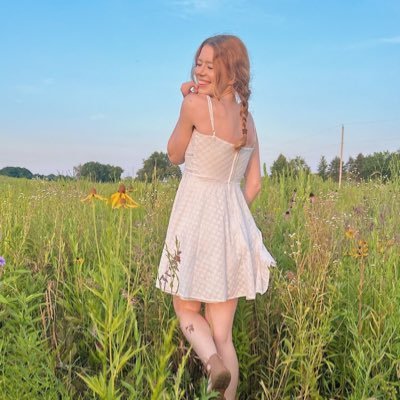 23. wi. gateway tech. ‘25 ✏️ | book nerd 📘 || inspiring writer ✒️ || 7/30 📚 | just me, being me, don’t expect much.