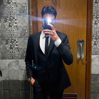 yasserr_mhmd's profile picture. “you deserve better“ nah why can’t you be better?