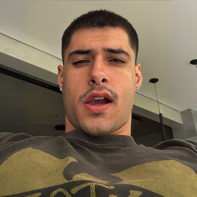 My new OFC Acc| https://t.co/cT8oDH74a7
Model/fitness addict | Gay Proud 🌈❤️
Message me baby am alone