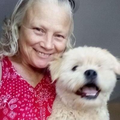 Angela674220724's profile picture. 