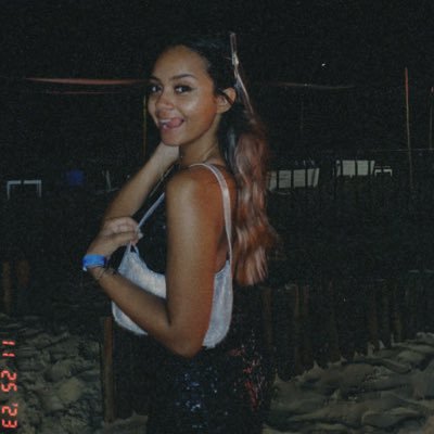 uma aquariana meia doidinha que adora viajar por aí