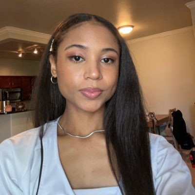 Sydney Thompson, O.D. | Baylor alum | AKA 💕💚 | bangtan