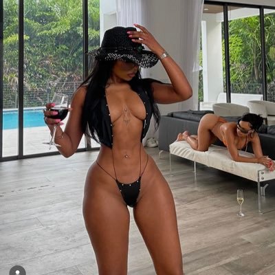 E acima de todas as pessoas do mundo está você, que eu não comparo com ninguém.📿