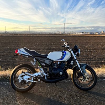 YAMAHA発動菌に毒されてます。2stバイクしか勝たん! https://t.co/TU8Nde96ypフミヤ君のチャンネル見てげでや!
