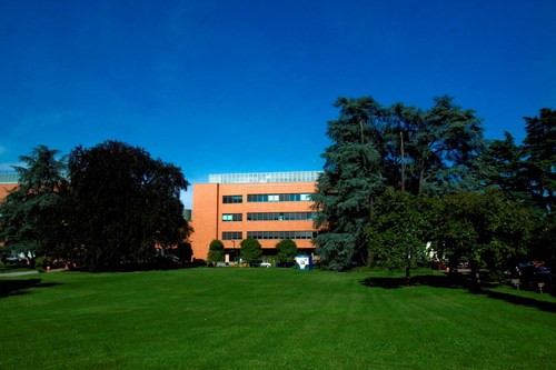 Humanitas Gavazzeni è un ospedale polispecialistico privato accreditato con il Servizio Sanitario Nazionale per le attività ambulatoriali e di ricovero.