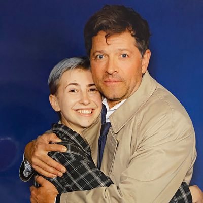 jellybean_fiend's profile picture. aspiring librarian📚-coffee enthusiast ☕-ceramic artist🏺- gisher- misha stan