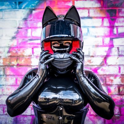 Ts Rubber Doll 🏳️⚧️ UK Based 🇬🇧 Heteroflexible 🌈 DM me for collabs 💌 💎 Follow My Link To Support Me 💎