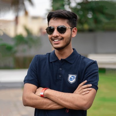 Tech enthusiast embracing every moment to the fullest.