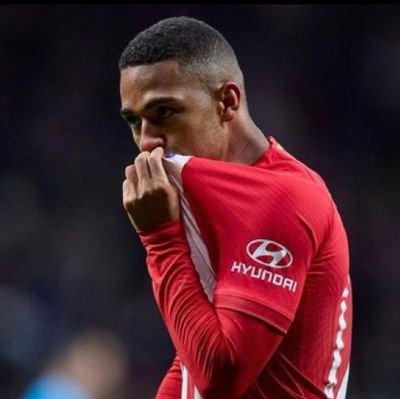 L_Dec23's profile picture. #سنعود