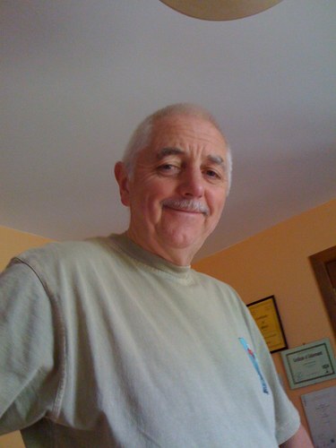 Hi, my name is Mike and I am interested in running my online business and helping other people to do the same. Can I help you? http://t.co/dbk7SOxGPj
