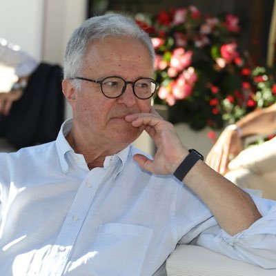 Défense de nos valeurs. Respect de la totale liberté d'expression. #jeSoutiensCNEWS.Commandant de réserve. #EcritureInclusivePoubelle.Bibliophile passionné.