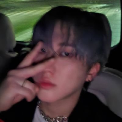 i'm your dark rapper but when you guys are in the dark, i will be your streetlight✨