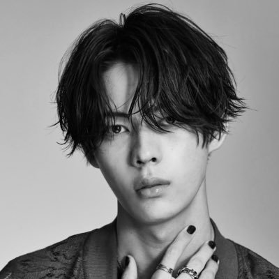 hitoharu_0319's profile picture. 2004.3.19（21） 【TikTok / インスタ】→hitoharu_0319