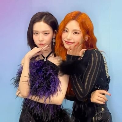 itzytroop's profile picture. vi a itzy 🤍🤍🤍  (04/05)