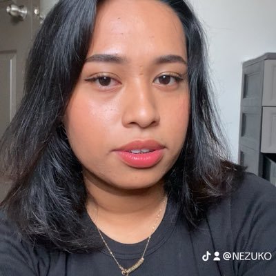 Itsmaemaeeee's profile picture. 1 Chronicles 16:11 😇