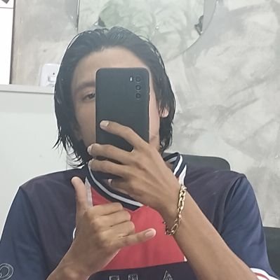 BaldezMirand's profile picture. Um dia eu sumi, depois fui esquecido
Geral achava que eu tava fudido (ih, ih)
Olhei pro céu e pedi um sinal
Deus disse, filho, você tem estilo 😎💨🍁