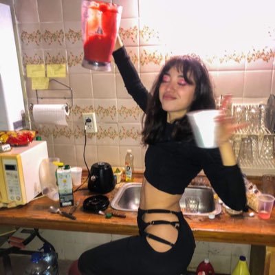 pleiboicardi's profile picture. lenin in the streets, dostoevsky in the sheets