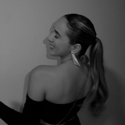 naylafernandes_'s profile picture. 💫✨🪐🌙 @naylafernandes_