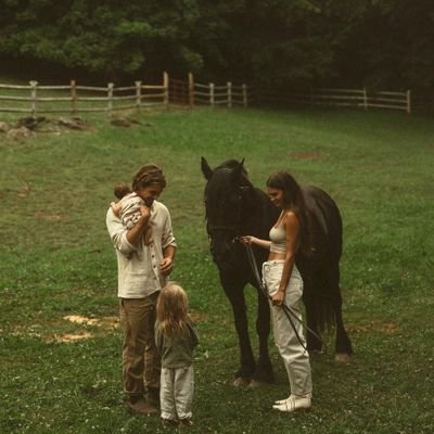 Jeptarus_'s profile picture. My mum says I'm funny | Old Money Aesthetics| My man's personal chef/stylist | Fueled by #Coffee&Scrubs| Neuro| Law.