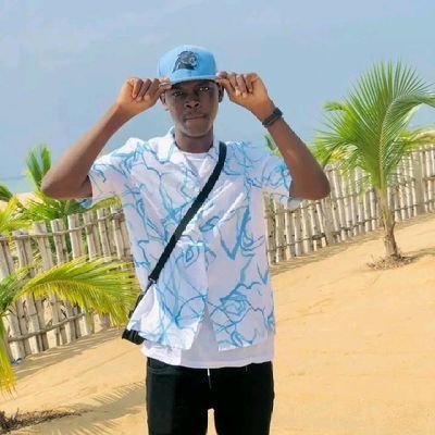 LoisTekou's profile picture. 