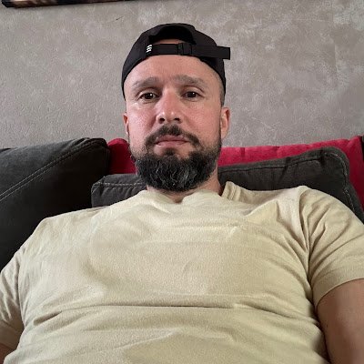 Easypleas33's profile picture. 