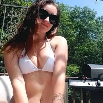 27 year old stay at home mom.
I love to travel follow me on my adventure.
This is my only account!
Follow the link for my bio