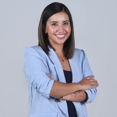 Eterna soñadora... Apasionada del periodismo🗞, la danza💃🏽 y el futbol⚽. |Locuto🎙| En contenido del canal de YouTube de @El_Universal_Mx.