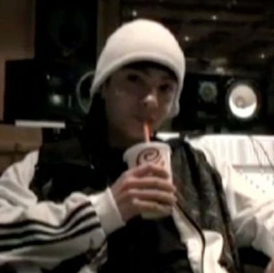 𝘀𝗼𝗺𝗲𝘄𝗵𝗲𝗿𝗲 𝗶𝗻 𝘁𝗵𝗲𝘀𝗲 𝘦𝘺𝘦𝘴 : ?! 𖦹︎ ִֶָ ࣪ ៹ 🎧 Tokio Hotel / Queen 🖤 🌙 🇨🇴